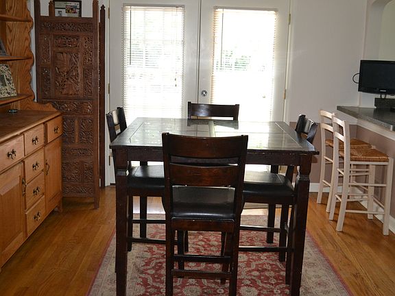 3rd image of 6640 Elwynne Dr