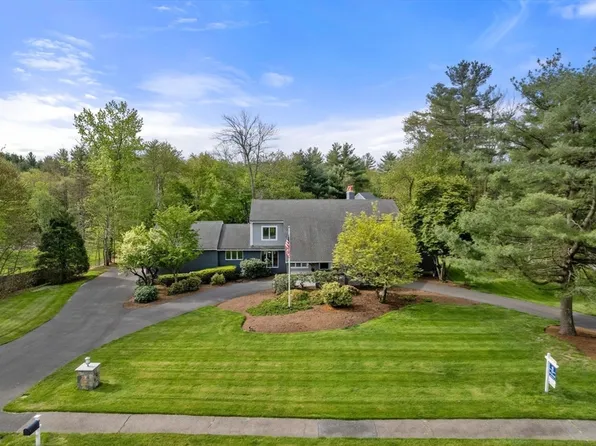 10 Hickory Dr, Medfield, MA 02052