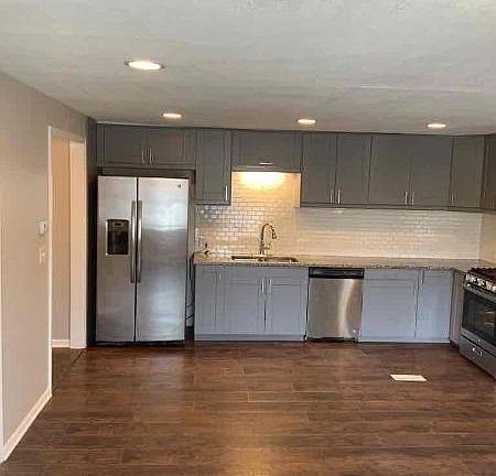 5th image of 7716 Englewood Ave