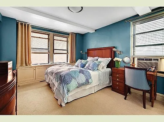 Sold by Stribling | media 8