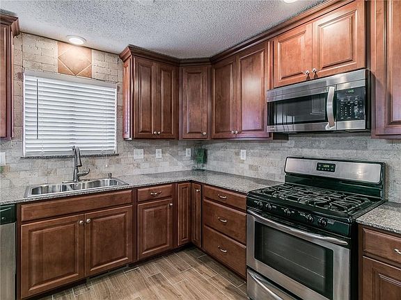 3rd image of 5105 NW 25th St