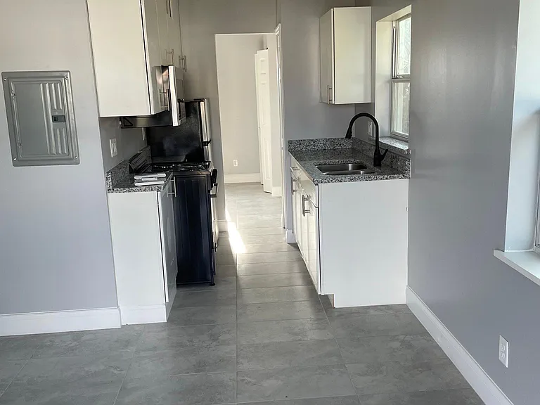 706 E Orange Ave #B — Photo 4