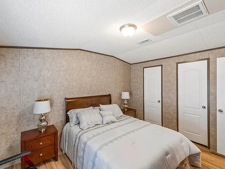 Spacious Quiet Bedrooms