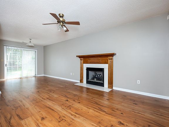 4th image of 103 Clear Lake Dr