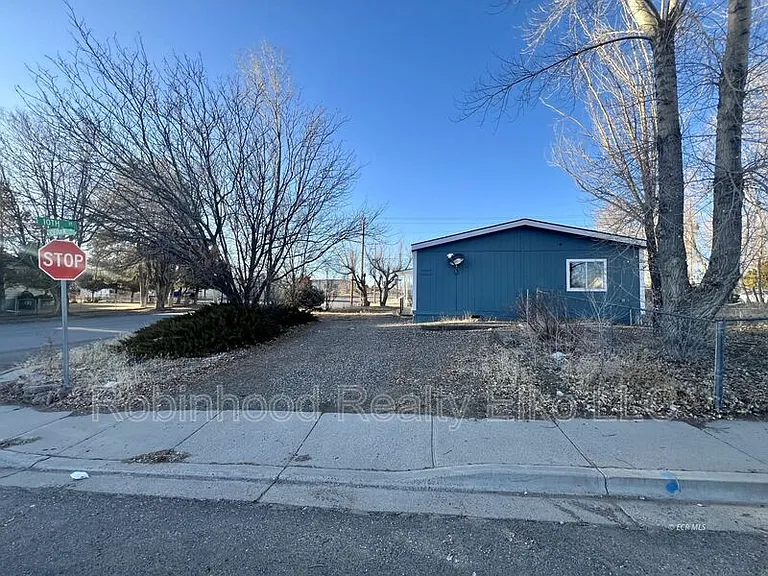 1006 Cedar St — Photo 2