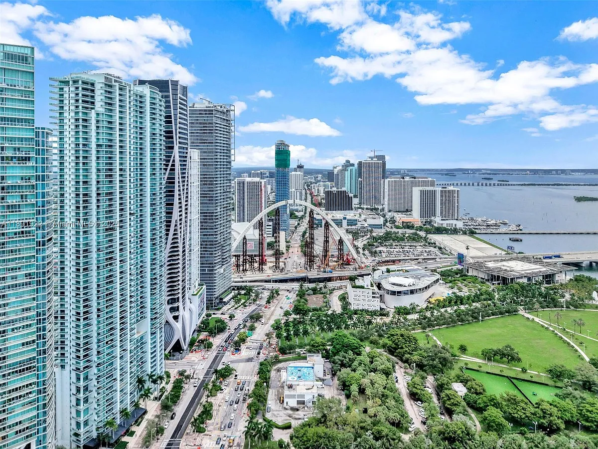 Building Photo - 900 Biscayne Blvd #4901