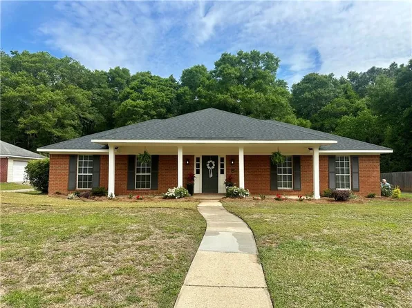 7620 Meadows Dr S, Mobile, AL 36619