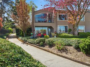 401 N Tomahawk Island Dr #18, Portland, OR