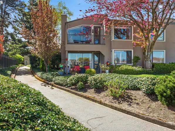 401 N Tomahawk Island Dr #18, Portland, OR 97217