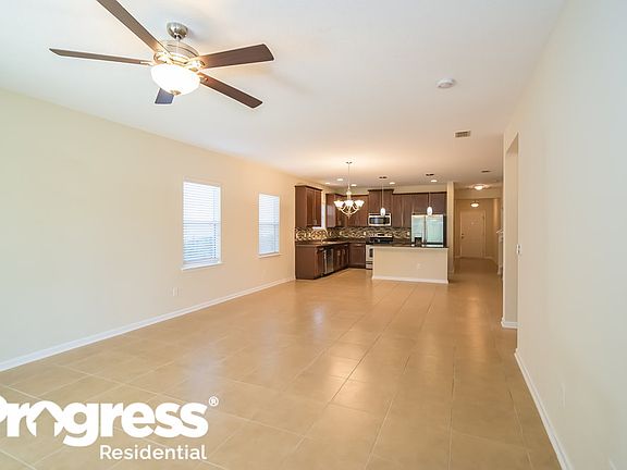 3rd image of 165 Woodfield Ln