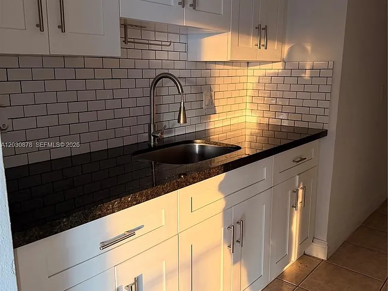 7250 SW 94th Pl #B8 — Photo 15