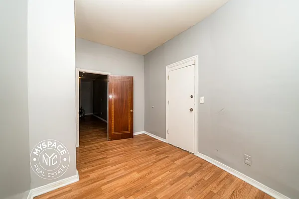 Rented by MySpaceNYC | media 13