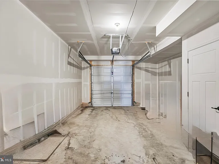 24 Sidney Ln — Photo 28
