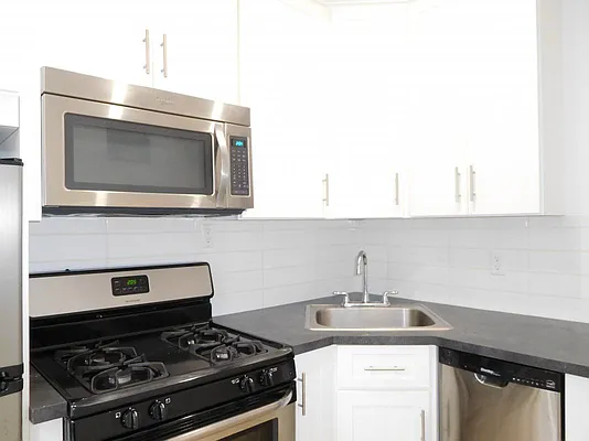 Rented by Bohemia Realty Group | media 13