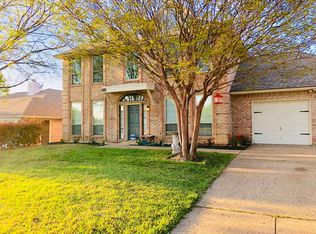 6705 Dogwood Ln, North Richland Hills, TX 76182