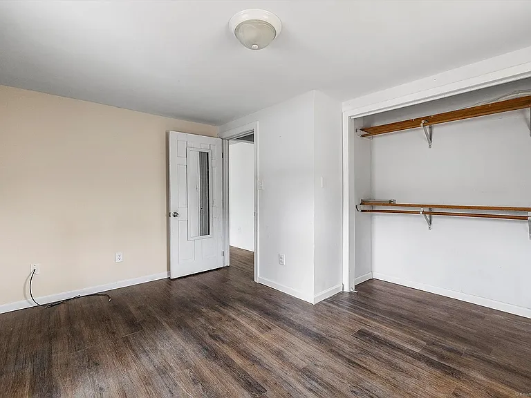 400 Main St #1 — Photo 4