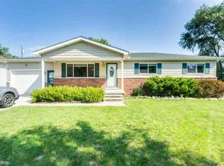 88 Wauketa Ave, East China, MI