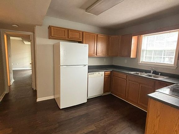 4th image of 105 Stockton Ct APT B