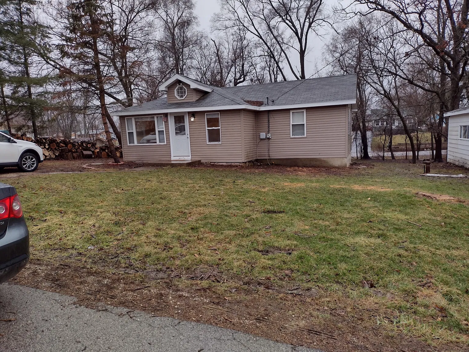 3 bed, 1040 sqft, $2,300 — Photo 1