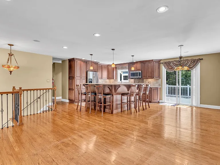 12 Windsor Rd — Photo 7