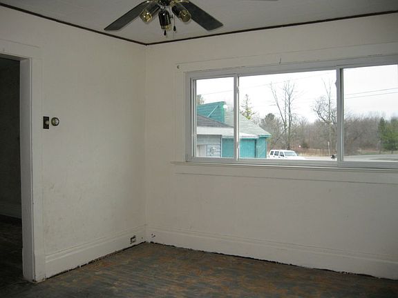 Living room, wood floors to finish