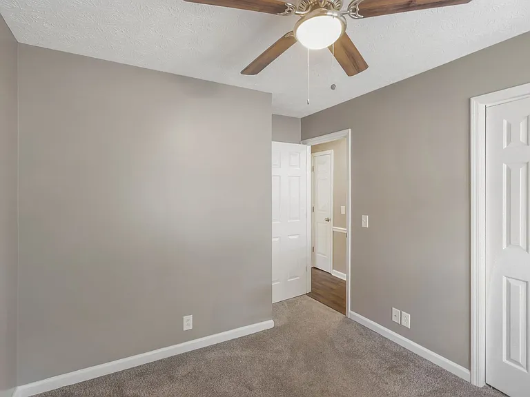 125 Agee Cir E — Photo 22