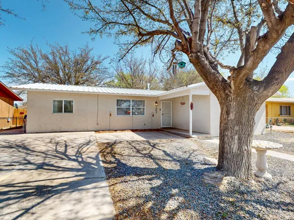 1052 Vasquez Ct SE, Los Lunas, NM 87031