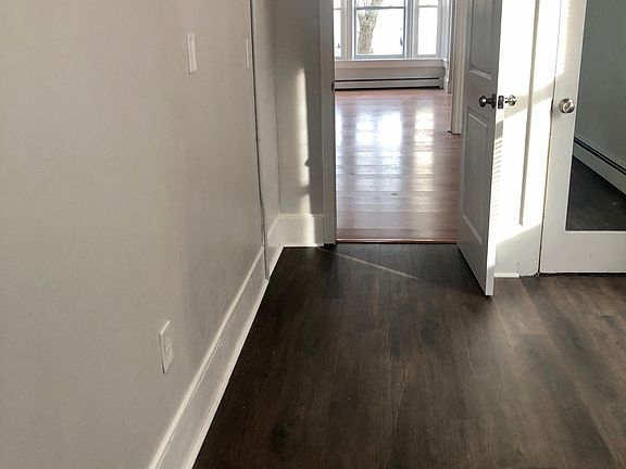 5th image of 40 Vine St #1