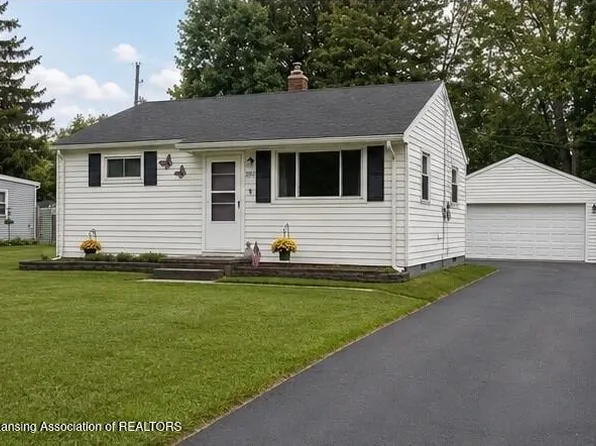2910 S Catherine St, Lansing, MI 48911