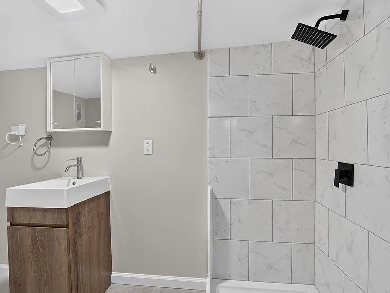 1004 Girard St NW — Photo 16