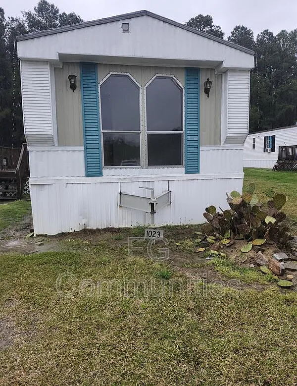 3 bed, 2.0 bath, $1,350 — Photo 2