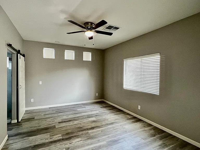 8017 S 6th Dr — Photo 10