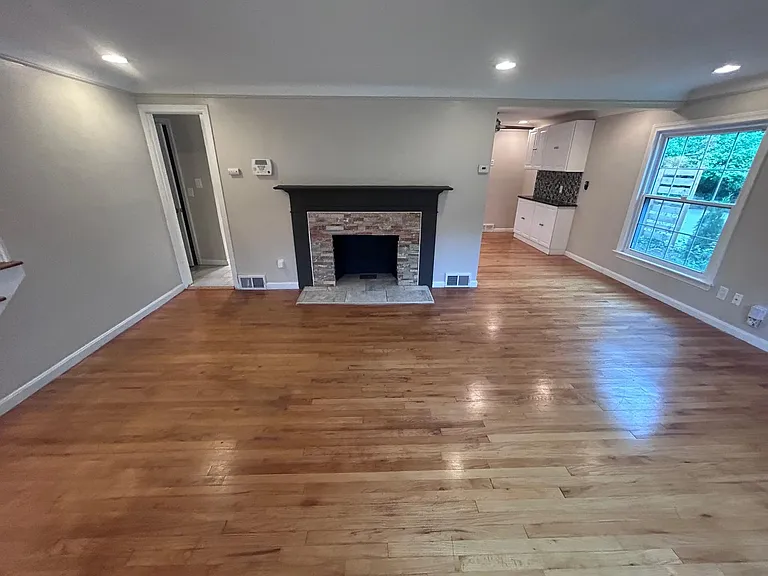 20825 Farnsleigh Rd — Photo 5