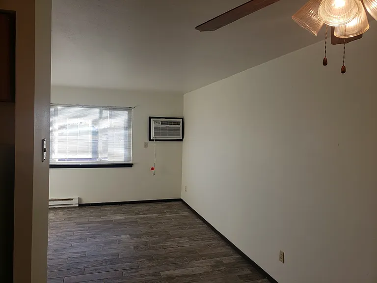 8835 N Swan Rd #7 — Photo 18