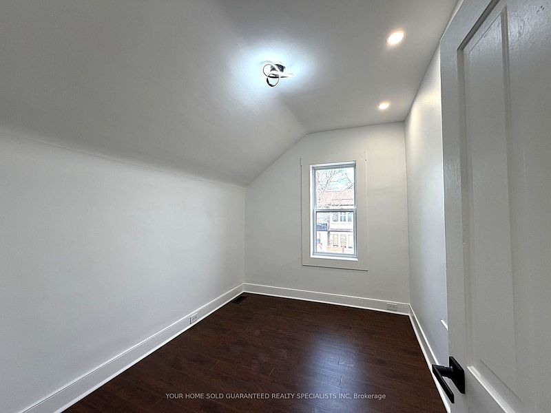 Aurora House for rent - 2 Bedrooms — photo 5