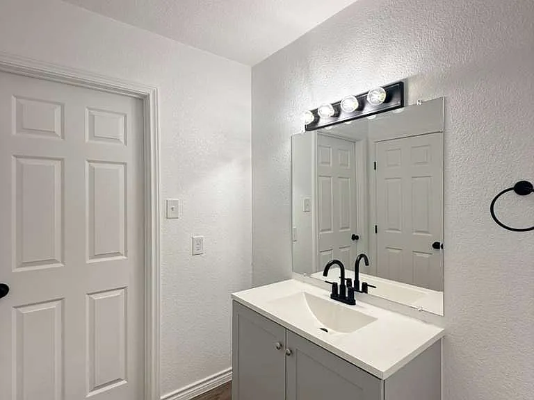 206 Covina Ave — Photo 6