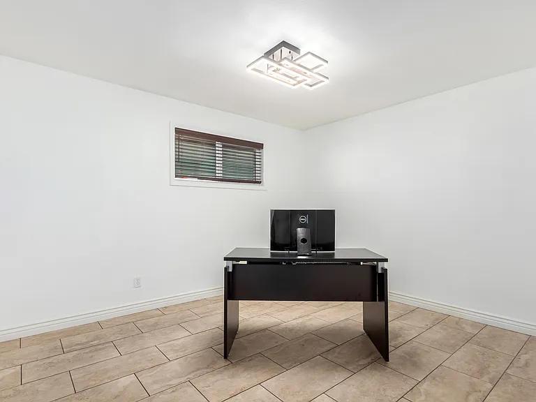3212 E Granada Rd — Photo 22