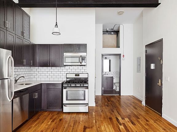 4th image of 76 N 4th St APT 423