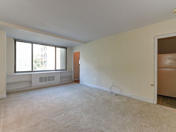 3rd image of 1121 Arlington Blvd APT 239