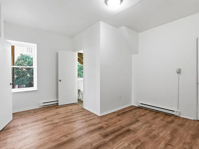 101 West Main St — Photo 7
