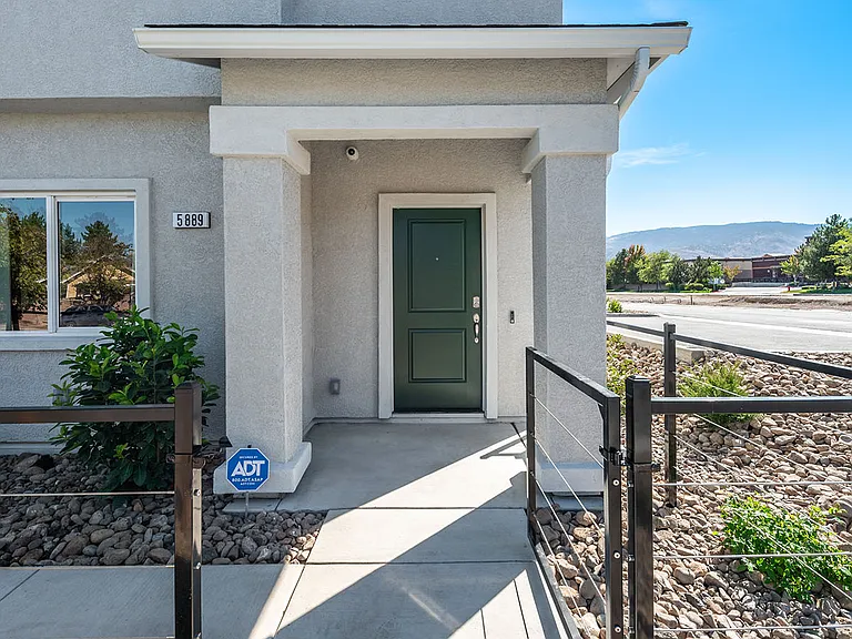 5870 Grand Row Way — Photo 2