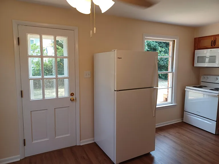 220 E Whitlock Ave #1 — Photo 6