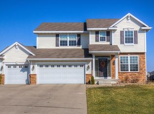 15223 Aurora Cir, Urbandale, IA 50323