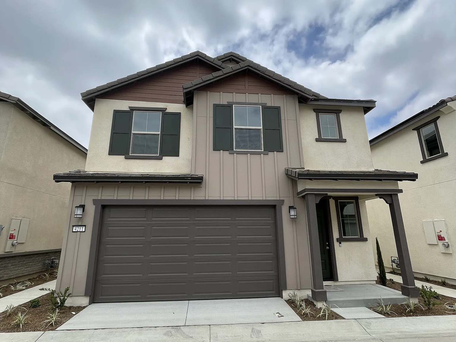 3 bed, 2.5 bath, 1564 sqft, $3,300 — Photo 1