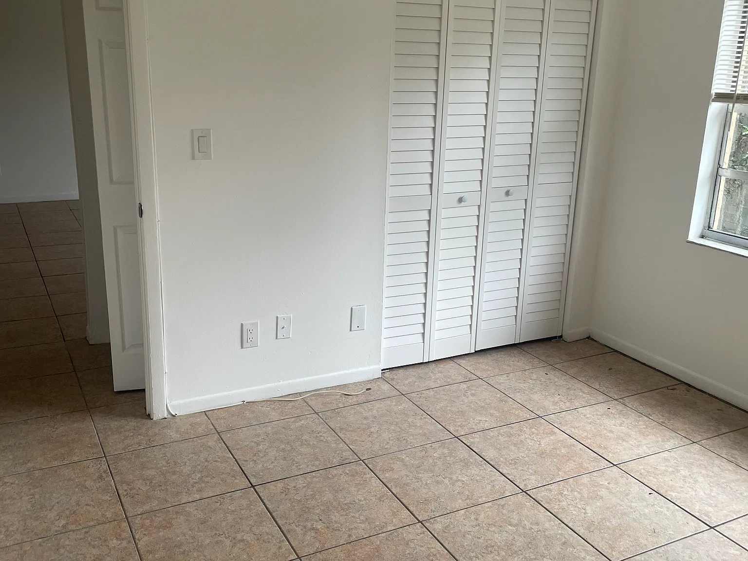 2 bed, 700 sqft, $1,350 — Photo 3