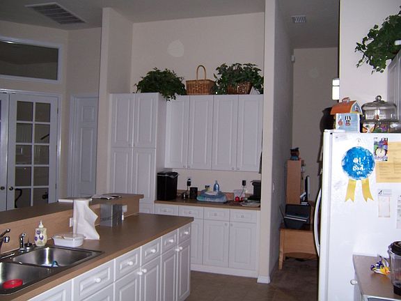 3rd image of 2521 SW 31st Ter