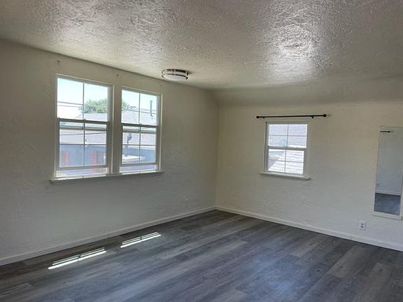 3rd image of 2940 1/2 N Genevieve St