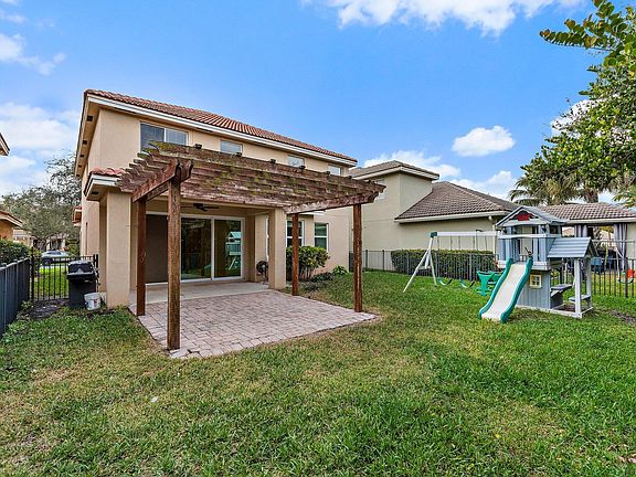 4th image of 5903 SE Crooked Oak Avenue