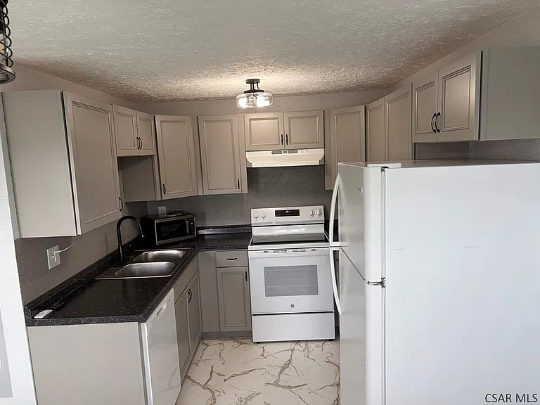 219 Marietta Dr — Photo 8