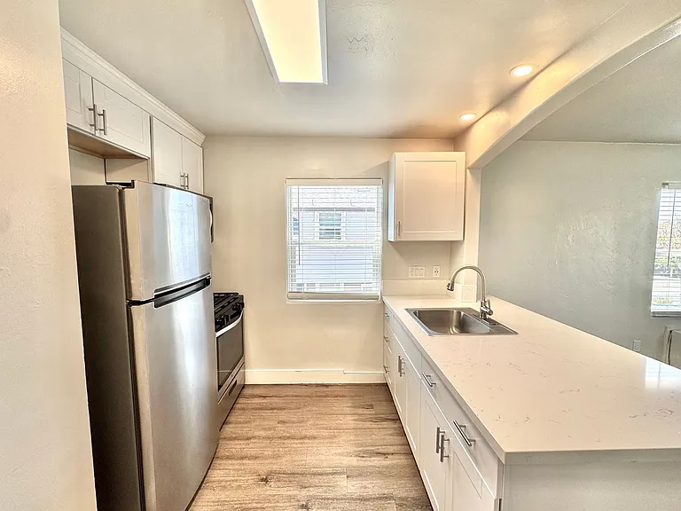 Ayana Apartments — Photo 37
